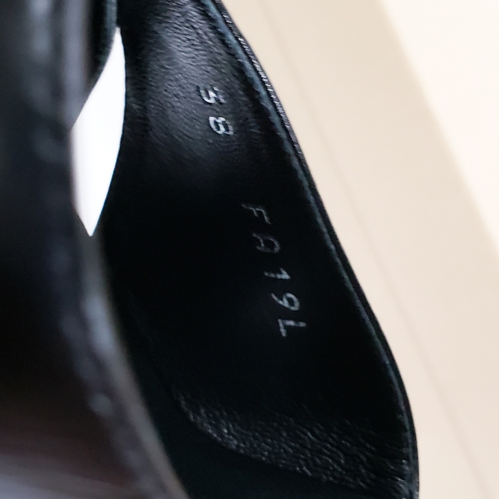Michael Kors Collection Platform Sandal Pump Black - Picture 14 of 17